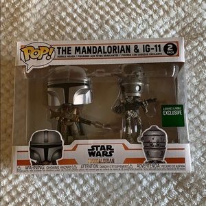 The mandalorian and IG-11 funko pop